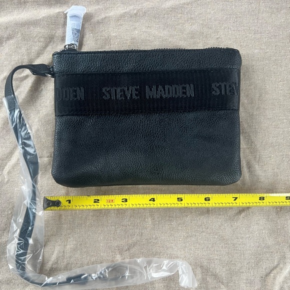 Steve Madden Wristlet Makeup pouch purse New - Picture 8 of 11